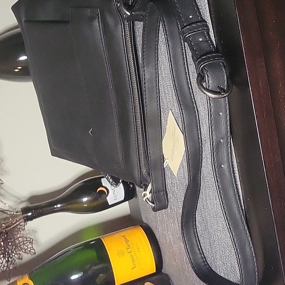 NWT Black  Crossbody - Picture 5 of 11